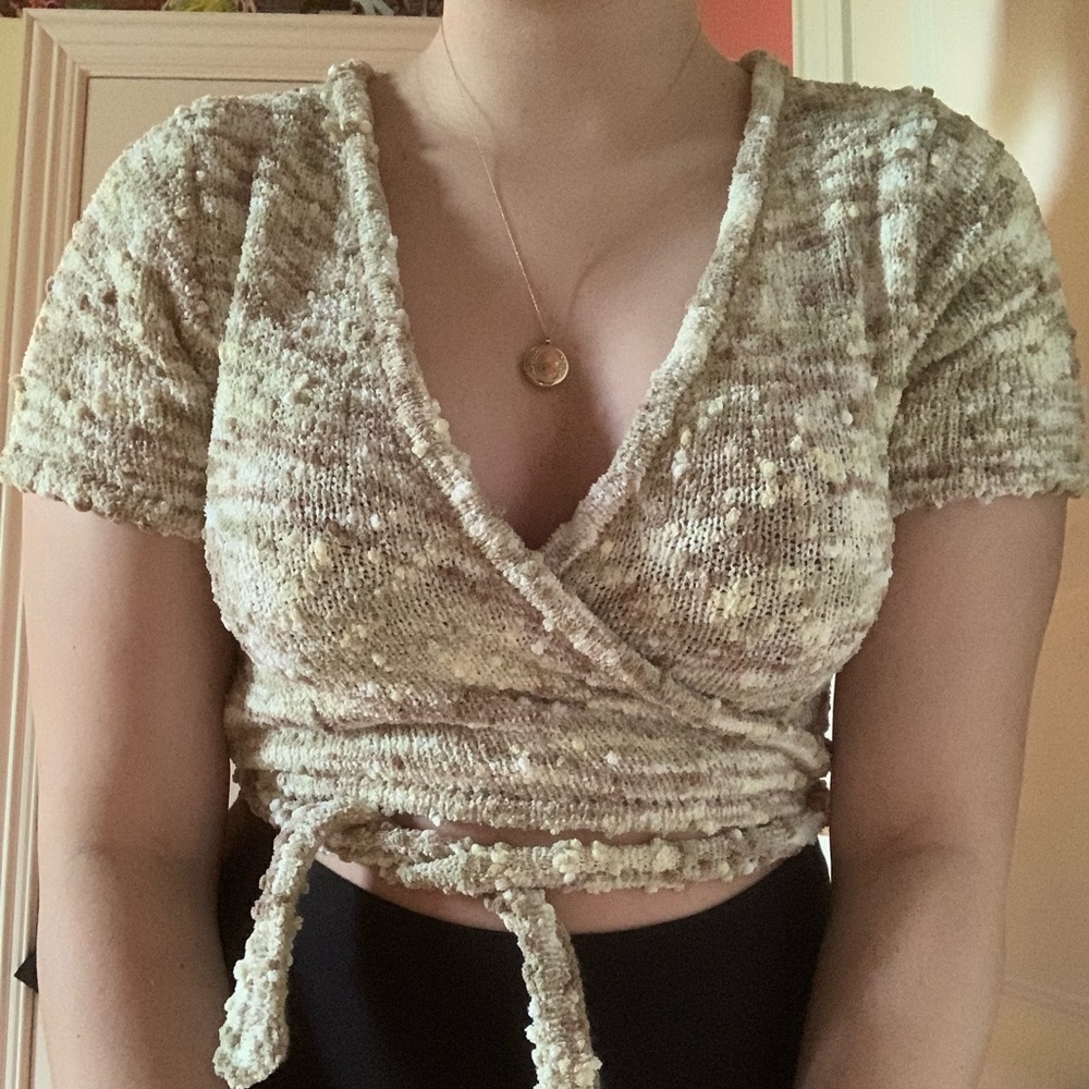 Le Lis cute shirt -- very soft